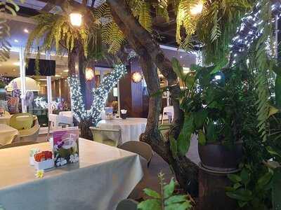 ร้านอาหารบาบูน่า บีชฟร้อนท์ ลิฟวิ่ง