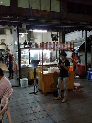 ก๋วยเตี๋ยวคั่วไก่สวนมะลิ - สี่แยกโรงพยาบาลกลาง