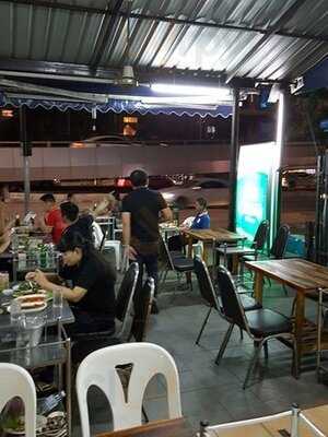 ก๋วยเตี๋ยวคั่วไก่สวนมะลิ - สี่แยกโรงพยาบาลกลาง