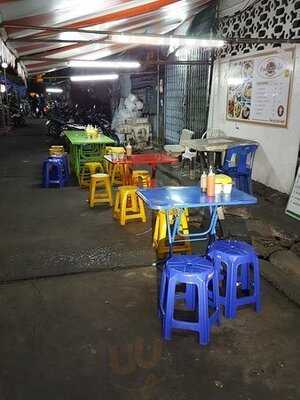 ก๋วยเตี๋ยวคั่วไก่สวนมะลิ - สี่แยกโรงพยาบาลกลาง