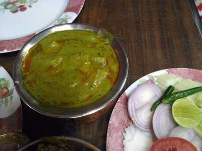 มาม่า เรสเตอร์รองท์ แอนด์ สวีท