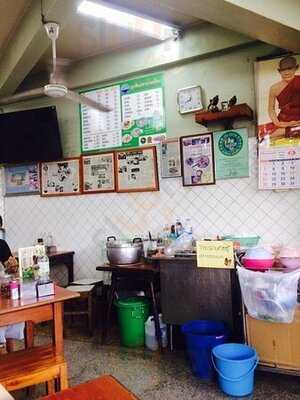 ก๋วยเตี๋ยวลูกชิ้นปลานายเงี๊ยบ