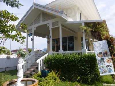 Rattanaphram Cafe & Restaurants