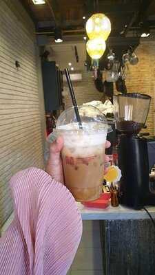 จิงจิง ไอศกรีม บาร์ แอนด์ คาเฟ่