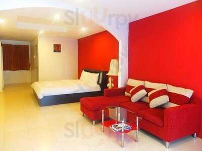 Rush Sports Bar And Cafe