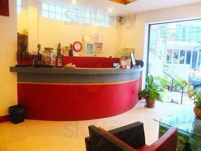 Rush Sports Bar And Cafe