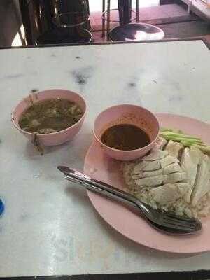 ข้าวมันไก่มงคลวัฒนา