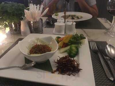 The Twist Bar & Bistro