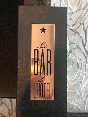 Le Bar De L’hôtel