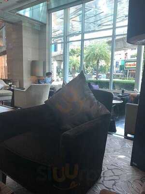 Le Bar De L’hôtel