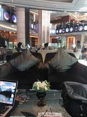 Le Bar De L’hôtel