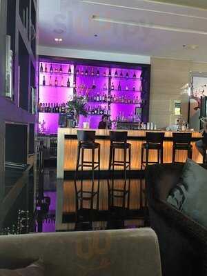 Le Bar De L’hôtel