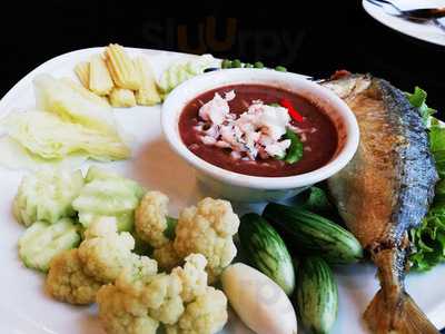 ก๋วยเตี๋ยวไก่แม่ศรีเรือน