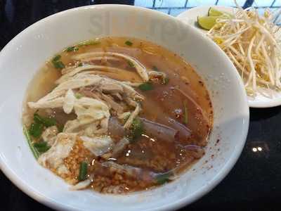 ก๋วยเตี๋ยวไก่แม่ศรีเรือน