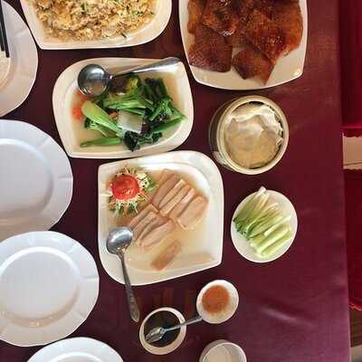 ภัตตาคาร เชฟกระทะเหล็ก