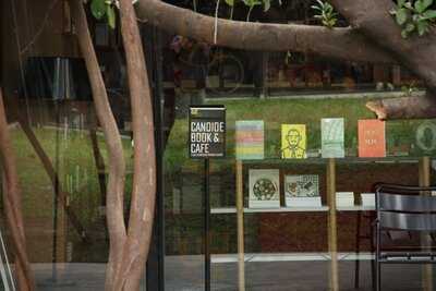 ก็องดิดบุ๊คส์คาเฟ่