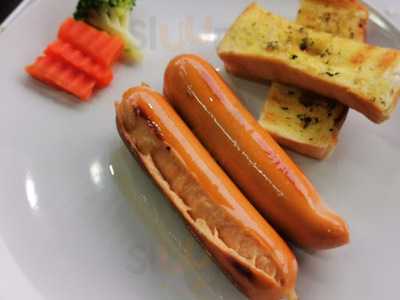 สเต๊กลุงหนวด อุดมสุข