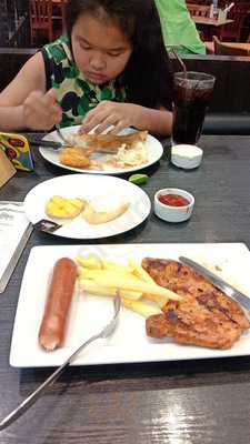 สเต๊กลุงหนวด อุดมสุข