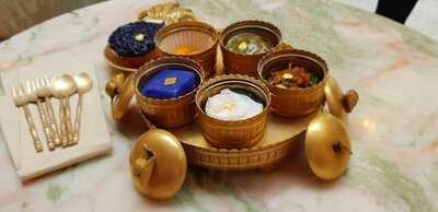 ทองย้อย คาเฟ่