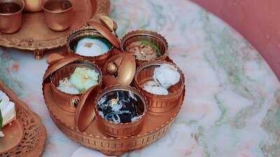 ทองย้อย คาเฟ่