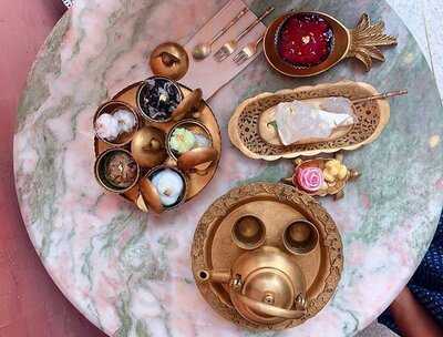 ทองย้อย คาเฟ่