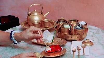 ทองย้อย คาเฟ่