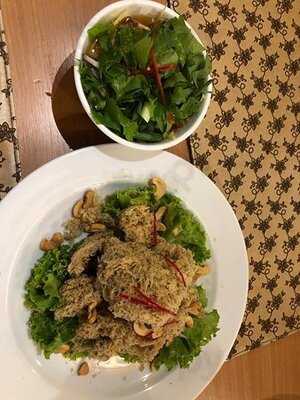 ร้านอาหาร ซอสามสาย