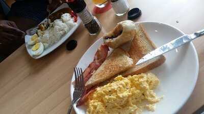 Brainwake Cafe : G Tower Branch