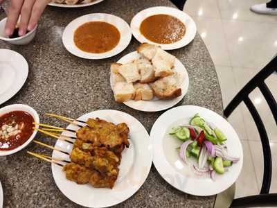 ร้านอาหาร เรือนหยก