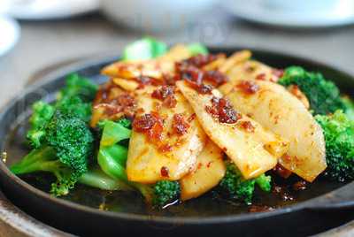 ร้านอาหาร เรือนหยก