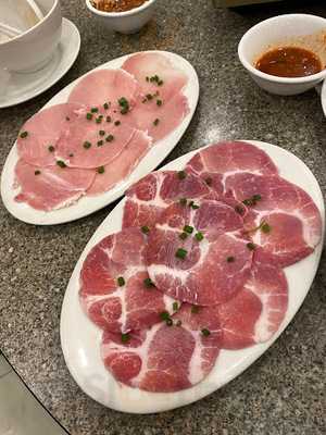 ร้านอาหาร เรือนหยก