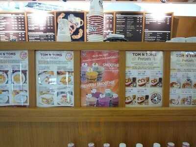 ทัมแอนด์ทัมส์คอฟฟี่ ร้านกาแฟ