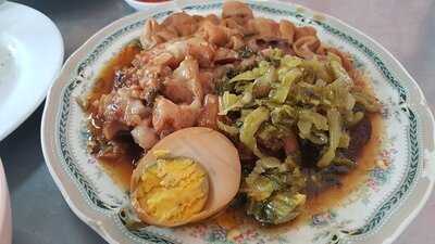 ข้าวขาหมูตรอกซุง