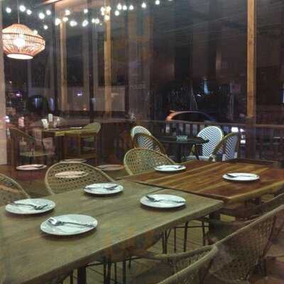 เฝอตี้นาย - Park Lane เอกมัย