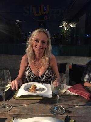 Leapfrog Restaurant And Bar