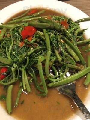 Somboon Seafood's Udomsuk