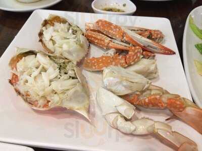 Laem Cha-roen Seafood (central Lardprao)