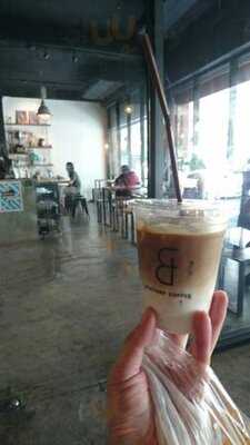 แฟคตอรี่คาเฟ่ แอนด์ บริวบาร์