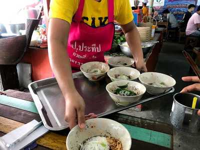ป ประทีป ก๋วยเตี๋ยวเรือ