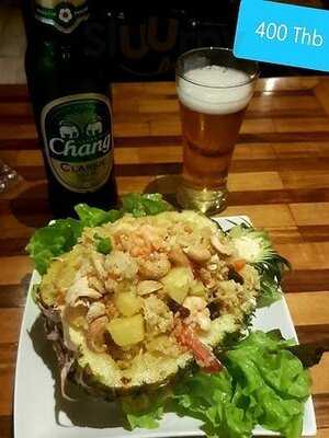 ร้านอาหารโรงนา