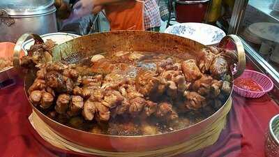 ขาหมูตีสาม (ข้าวขาหมูสิริราม่า)