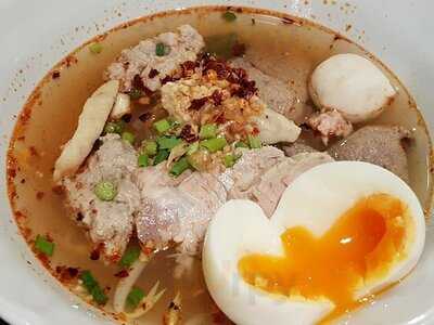 Three Wheels Tom Yam Noodle