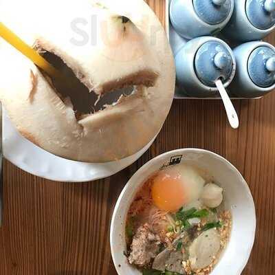 Three Wheels Tom Yam Noodle