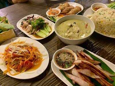 ร้านอาหารลาวการ์เด้น