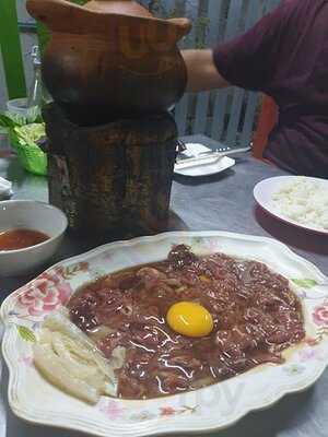 หมูจุ่มชาละวัน