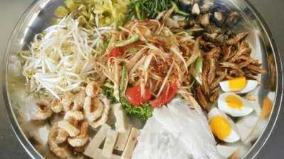 หมูจุ่มชาละวัน