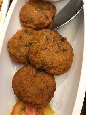 ร้านอาหาร ยำแซ่บ