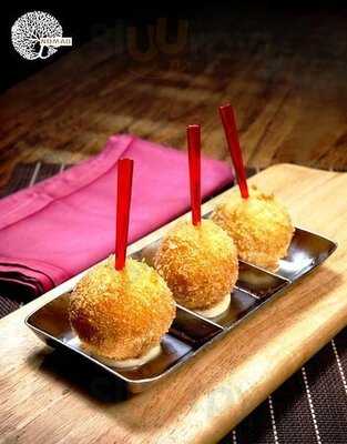 Nomad Rooftop Lounge And Bar