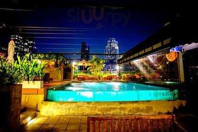 Nomad Rooftop Lounge And Bar