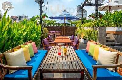 Nomad Rooftop Lounge And Bar